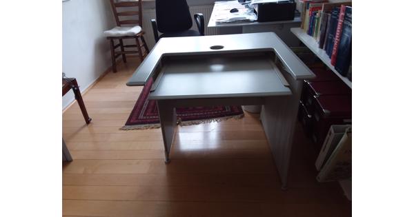 Tafeltje voor computer, 84cm x 84cm