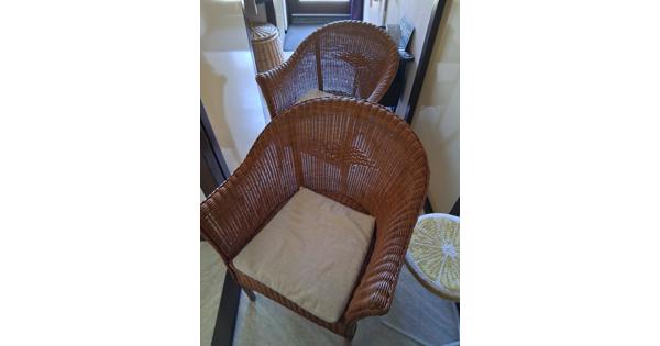 2 mooie rotan stoelen 