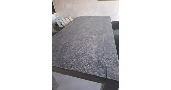 Eetkamertafel