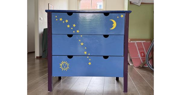 Gratis: commode met 3 lades