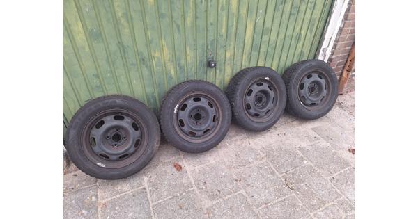 Winterbanden om stalen velgen VW