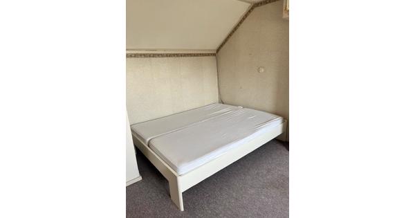 2-persoonsbed, wit incl matras