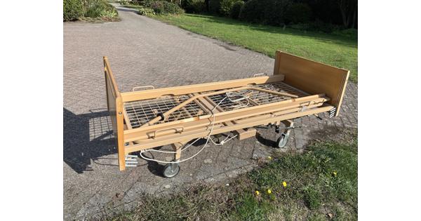 Elektrische verstelbaar hoog-laag bed