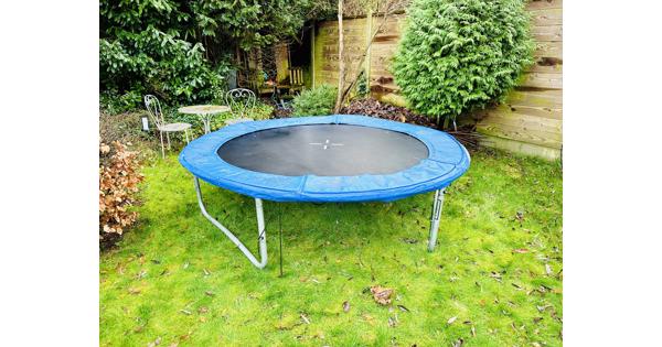 Trampoline diameter 250 cm, hoogte 30 og 60 cm in te stellen