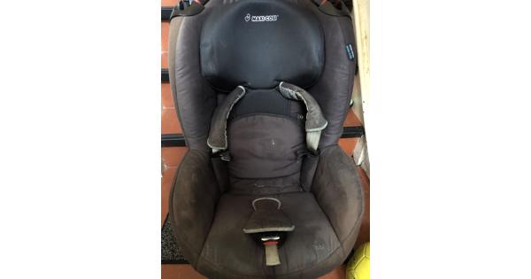 2 autostoelen (Maxi cosi en Britax)