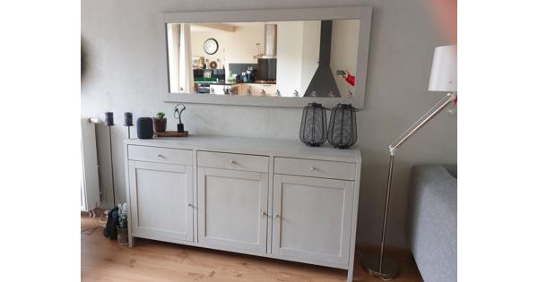 Dressoir met spiegel