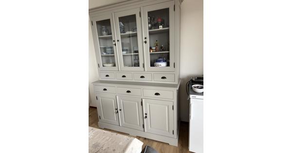 Kast in twee delen