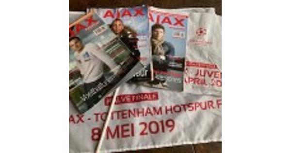 Ajax Magazines en Ajax vlaggetjes