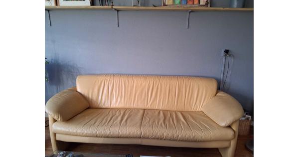 Mooie 3 zits bank. Brengt de zon in je kamer!