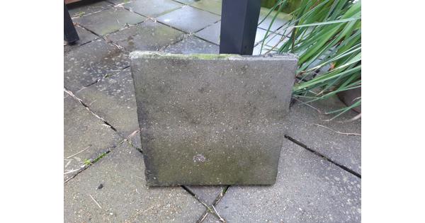 Betonnen terrastegels 30*30 cm met holle onderkant