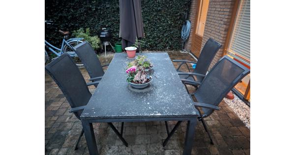 Tuintafel met 4 verstelbare stoelen