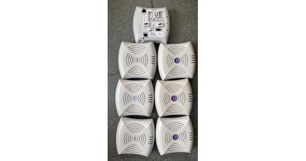 7 Aruba IAP105 wifi accesspoints