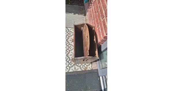 Gratis op te halen opklapbare stoelen 2x en krantenbak