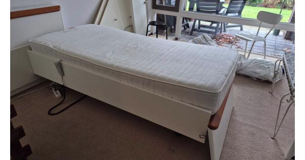 Goed bed 90 x 200