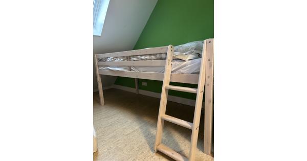 Halve hoogslaper 90x200, wit, met matras