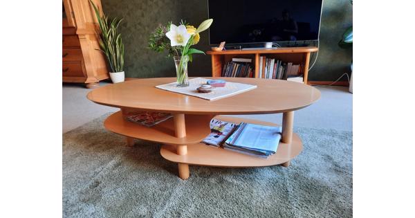 Ovalen salontafel