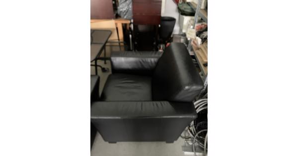 2 Lederen stoelen