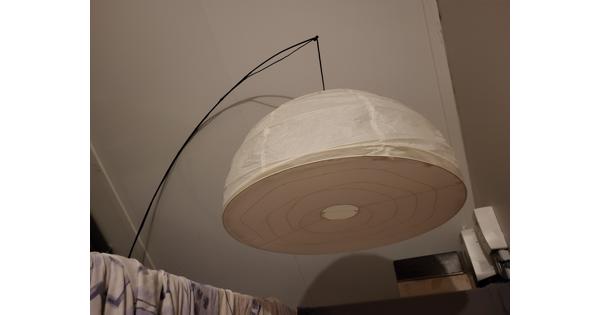 Booglamp met papieren lampenkap