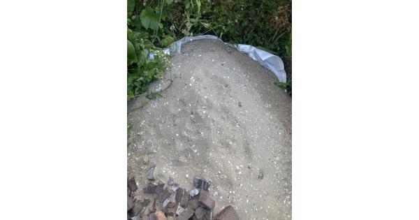 Omhoog zand 0.5m3 Gratis Goede kwaliteit  We hebben te veel