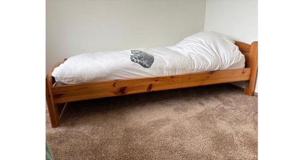 Eenpersoonsbed met dikke matras