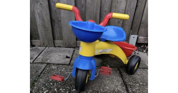 Kinder fiets met bakje 