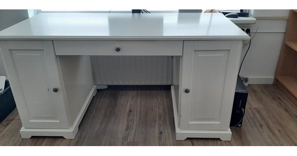 Bureau Ikea Liatorp, twee kastjes en lade, wit