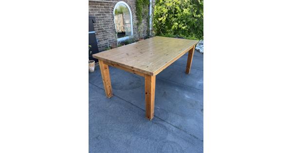 Houten eettafel