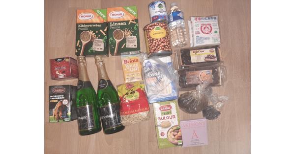 Pasta, cider, bonen, noodles, dadels, abrikozen, pap, chocola, thee etc