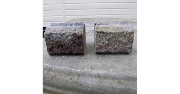 Blauw grijs gestapelde stenen in Voorthuizen 