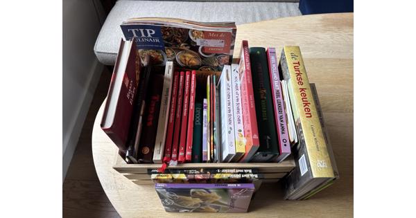 Kookboeken/kooktijdschriften/ etc. Totaal ca 35 st.