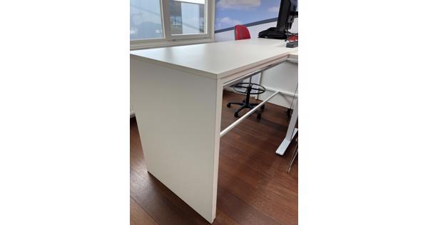 Statafel 240x80x110(h) met 4 stoelen