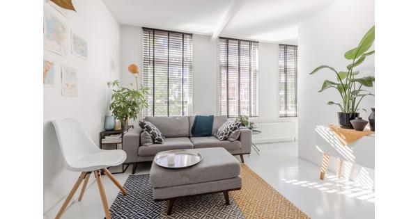 Grijze bank met hocker, 2,5 zits (200 cm)