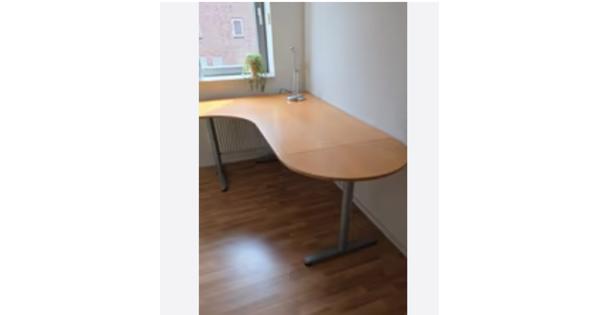 Hoek bureau 