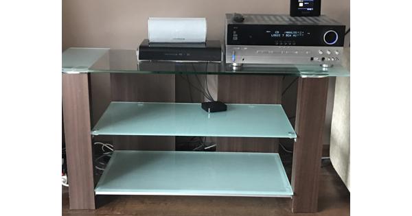 Glazen salontafel met houten poten