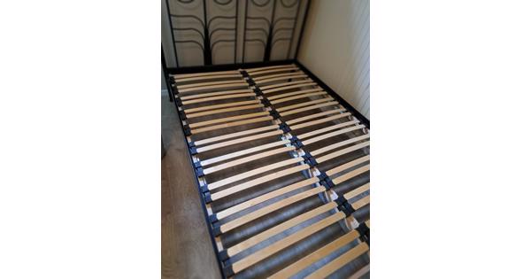 2 persoons bed met lattenbodem