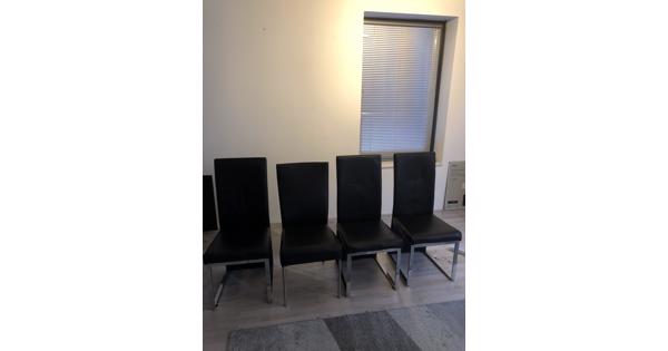 4 eetkamer stoelen