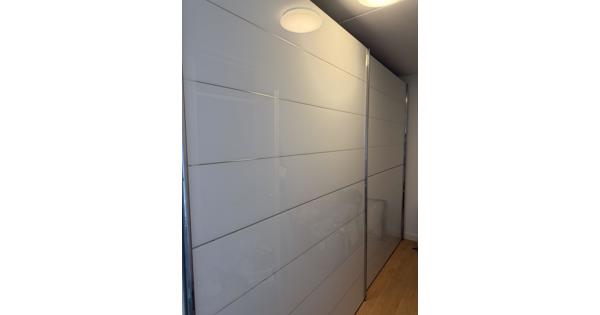 Gratis Kledingkast - Moet snel weg i.v.m. verhuizing!