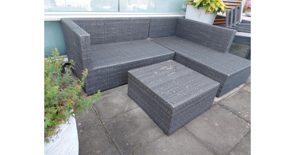 Loungeset (L-vormig) voor in de tuin of op het balkon.