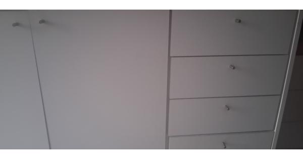 Gratis af te halen keukenkast afm 180/150 cm kleur wit Den Haag zuid