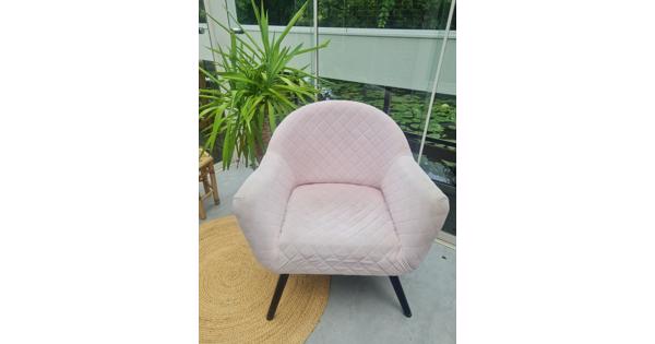Roze fauteuil