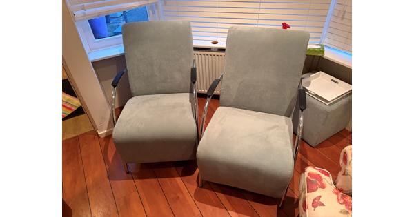 2 leuke blauwe zitstoelen in goede staat