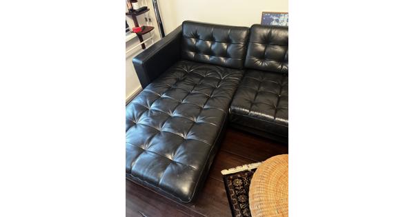 Zwarte leren 3-zits bank met chaise longue