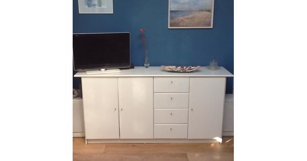 Dressoir kleur wit. 