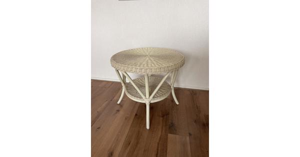 Vintage tafeltje. 60 cm. Hoogte 53 cm