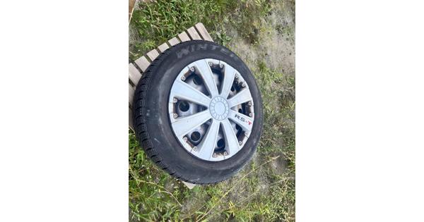 Set Pirelli Winterbanden 15 inch met velg