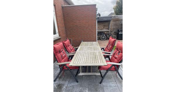  Tuinset; teakhouten tafel + 4 aluminium verstelbare tuinstoelen