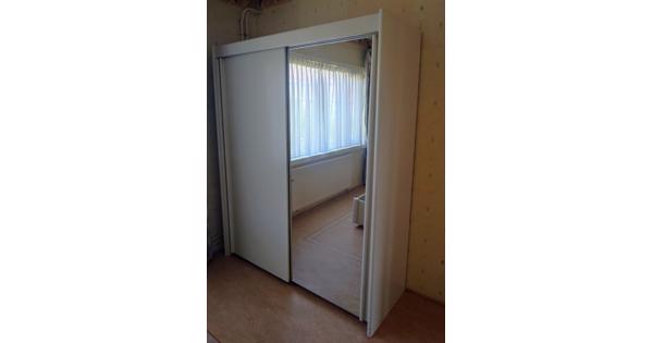 Auping: 2 pers. bed, nachtkastje, kleding- of linnenkast Hout 