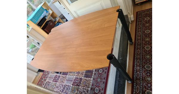 ruime stevige tafel