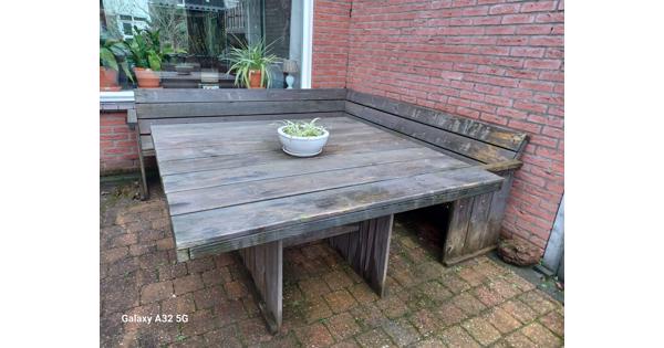Tuintafel met banken