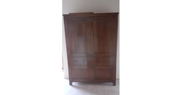 Eiken kast